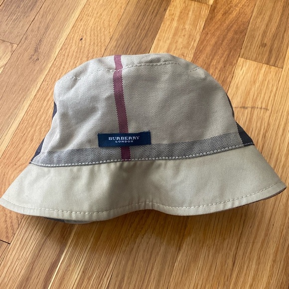 Burberry Women’s Tan and Red Striped Bucket Hat OS - Picture 1 of 5